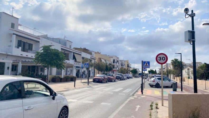 Formentera.eco installs two new license plate reading cameras