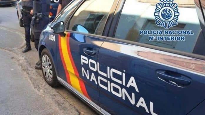 National Police detain five youths when they chased a shipping line employee to assault him