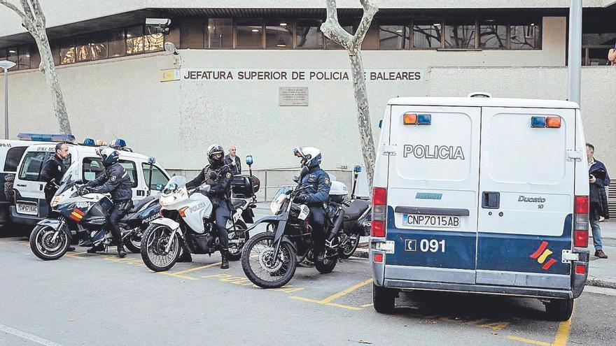 Three parents arrested for assaulting their daughters for their sexual orientation in the Balearic Islands