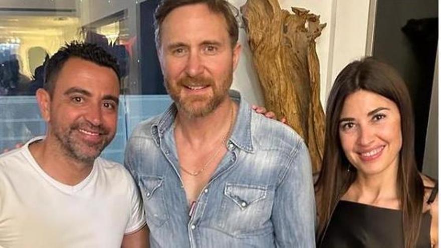 Barça coach Xavi Hernandez with David Guetta in Ibiza