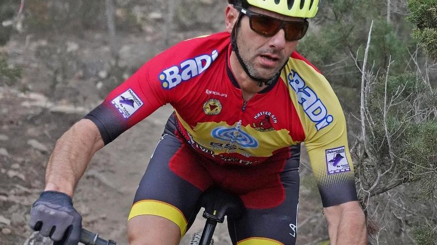 A driver runs over and kills a cyclist in Ibiza and flees the scene