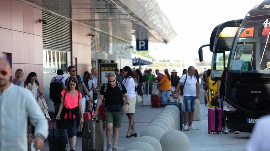 Ibiza airport schedules 1,576 flights the first weekend of July