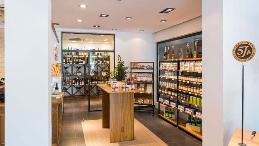 Discover La Cava, the most gourmet store on the island