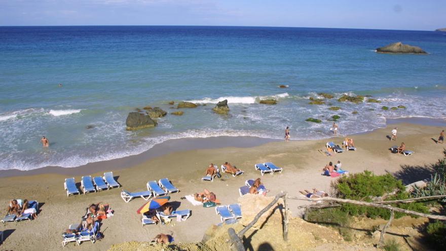 Santa Eulària keeps s’Aigua Blanca beach closed