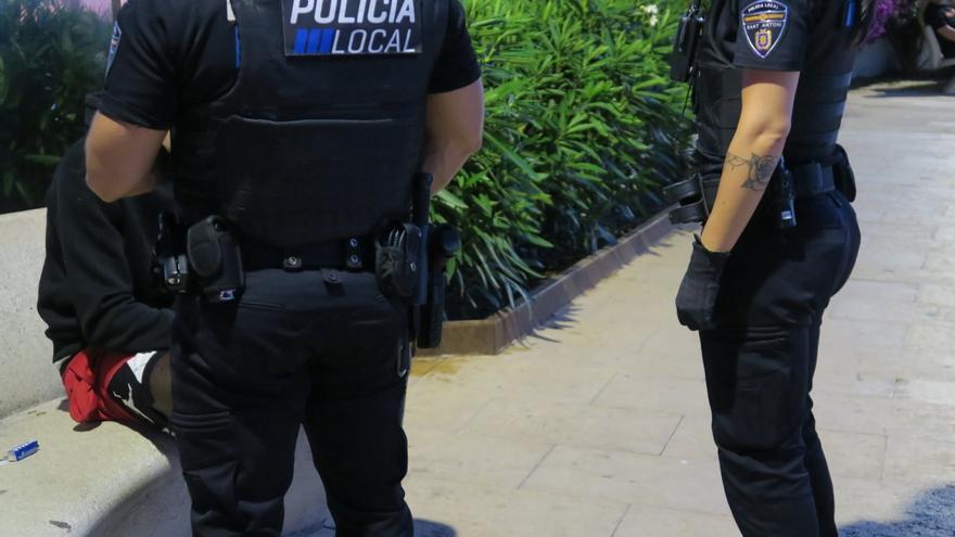 Nine arrested for selling laughing gas in Sant Antoni