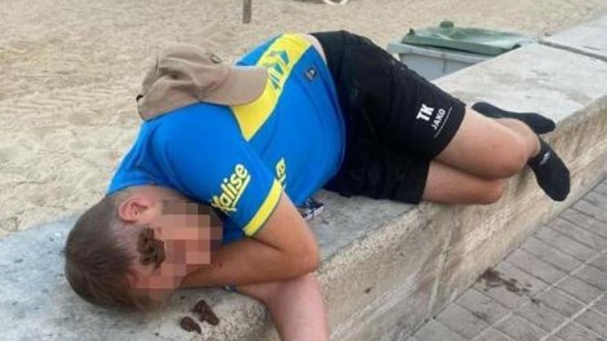 Tourist defecates on the face of a sleeping man in the Balearic Islands