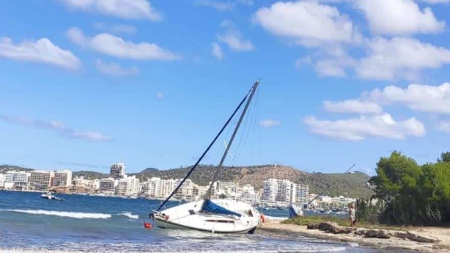 Two sailboats and a motorboat stranded in the bay of Portmany by storm ‘Betty’.