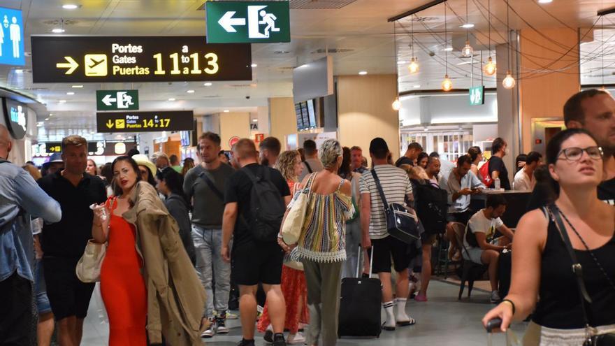 Domestic and British passenger traffic at Ibiza airport grows 12% up to July