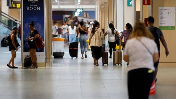 e2af36be-a1cc-404a-9062-282fb829113e_16-9-aspect-ratio_default_0.jpg Fly from Ibiza for 10 euros: the autumn offers that triumph in the airline industry