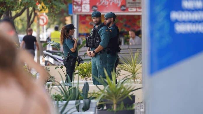 82e6e829-38ee-4c28-aa49-8f77103a225f_16-9-aspect-ratio_default_0.jpg Several arrests and searches in the macro drug operation of the Guardia Civil in Ibiza