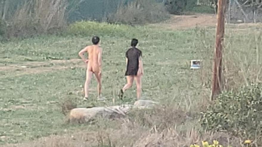Complaint that tenants of the municipal house of Can Tomeu walk naked outside in Ibiza