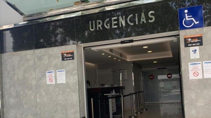 A triathlete of the Ibiza Half Triathlon is run over at the entrance of the Salinas cemetery