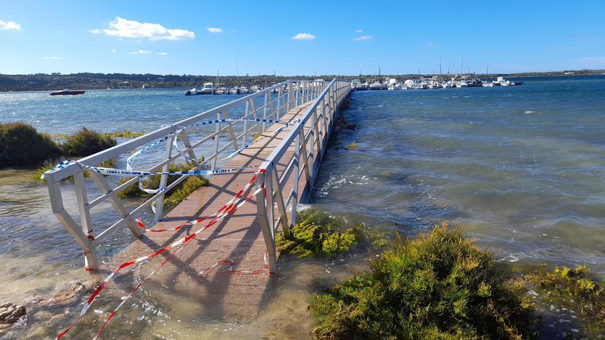 The wind damages and stranded more than a dozen boats in s’Estany des Peix