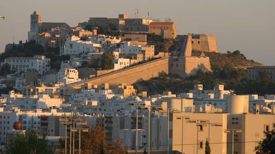 The Consell de Ibiza fines with 111,000 euros to six illegal tourist rentals