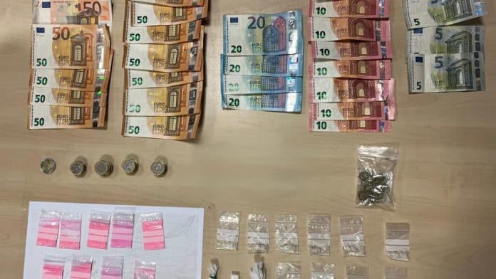 c2de009f-e2f4-46f8-a5b9-835e9c8bee7a_16-9-aspect-ratio_default_0.jpg One arrested with five types of drugs and more than 950 euros in cash