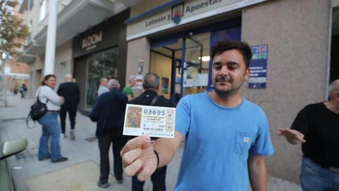 2a3d0bec-f818-4cef-accc-dad3ea0fea92_16-9-aspect-ratio_default_0.jpg ChatGPT4’s Christmas raffle number is sold out