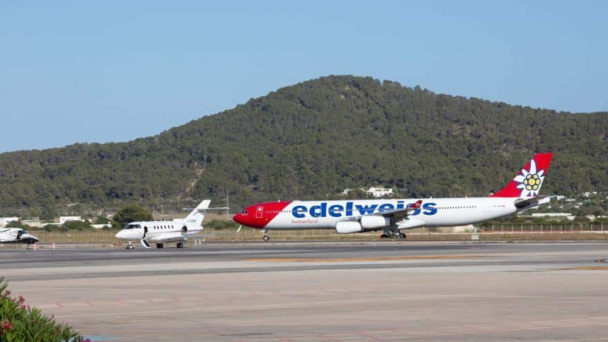 Six European cities intensify their air connection with Ibiza at Christmas time