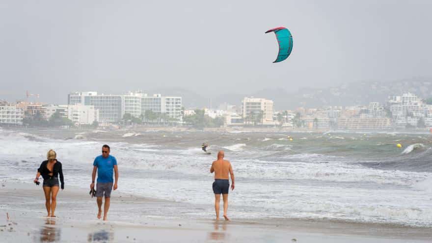 The squall 'Ciarán' in Ibiza and Formentera: orange alert for gusts of up to 80 kilometers and waves of eight meters high