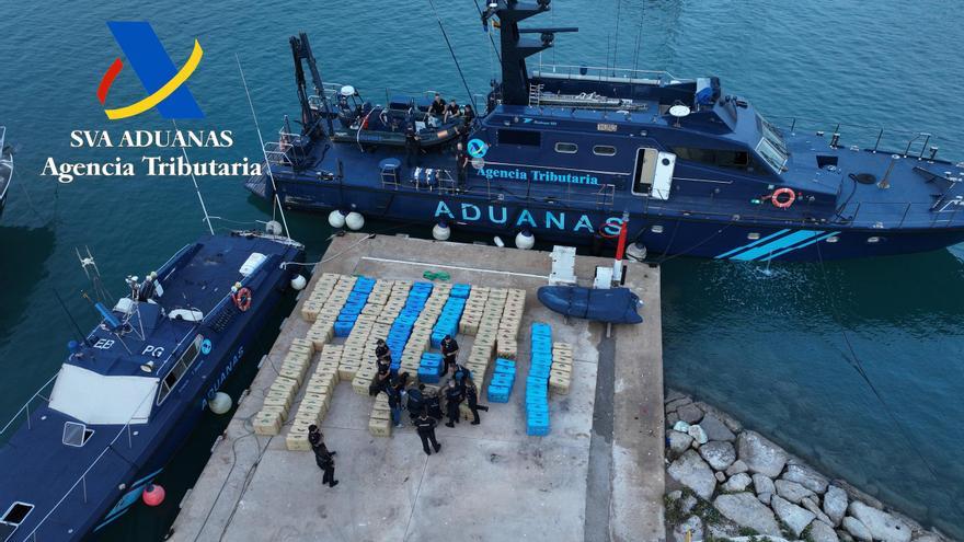 Customs Surveillance seizes 8.3 tons of hashish in different points of Ibiza