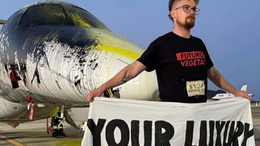 Four environmental activists challenge Ibiza airport security