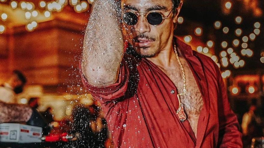 The famous chef Salt Bae chooses Ibiza to open his first restaurant in Spain