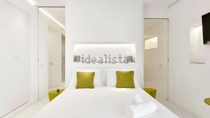 do you know how much is the monthly rent of the apartments in one of the most emblematic buildings in Ibiza?