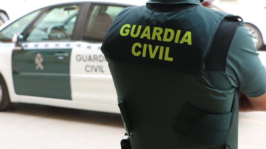 Woman hit by a car in Santa Eulària dies, driver flees the scene