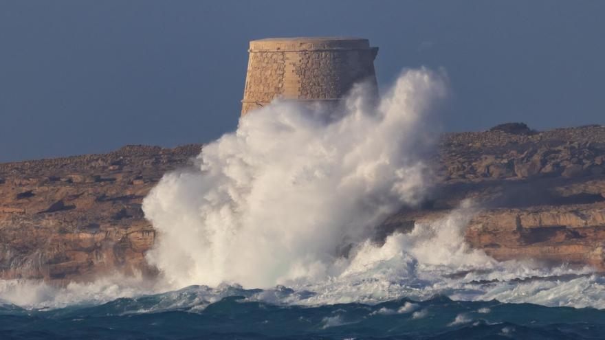 The storm once again leaves Formentera incommunicado