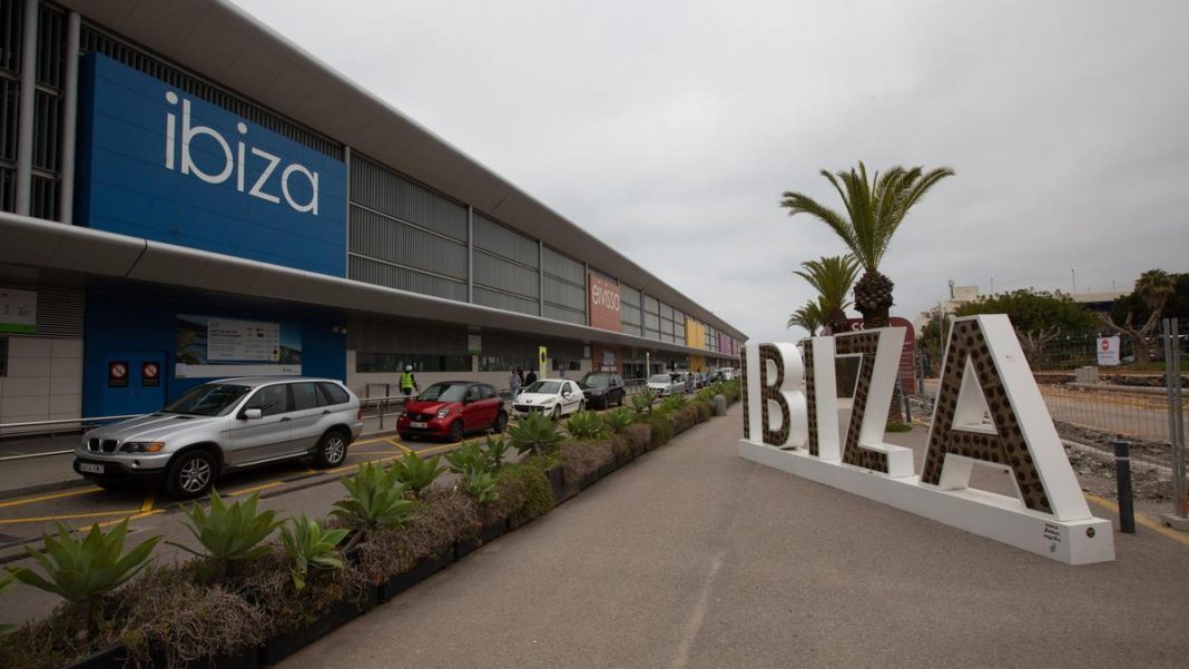 Airlines schedule 9.8 million seats at Ibiza airport this summer