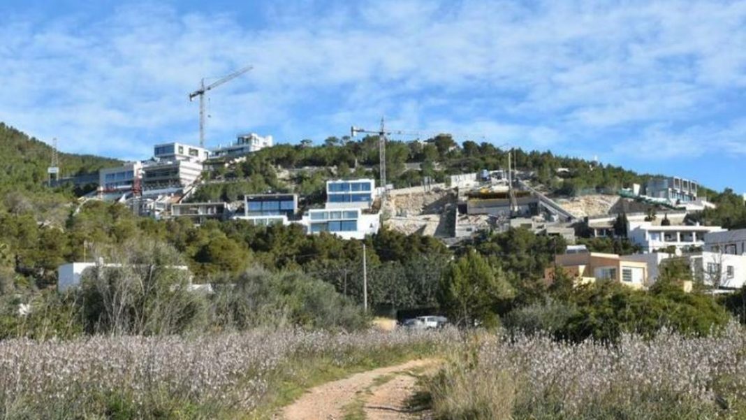 Two of the five municipalities in Spain with the most expensive housing are in Ibiza