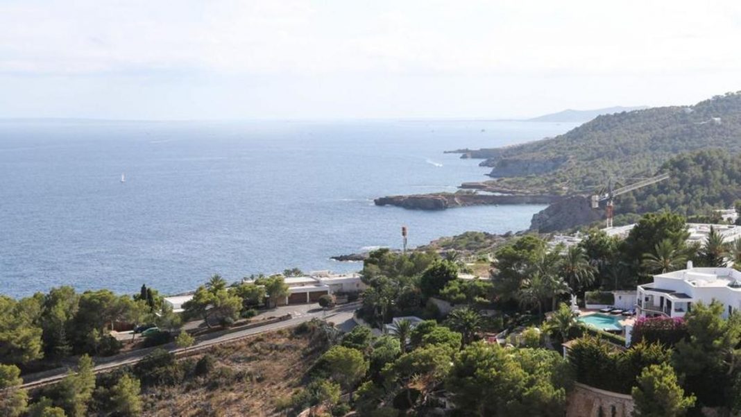 ILLEGAL TOURIST RENTALS IBIZA | 460,000 euros sanctioned for 14 illegal tourist rentals in Ibiza