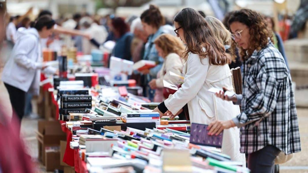 BOOK DAY IN IBIZA