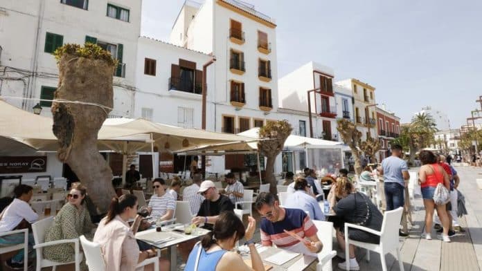 1851b71c-96b3-491f-9e77-fe13ba626ec1_16-9-aspect-ratio_default_0.jpg Rentals of apartments to companies for their employees increase by up to 20%