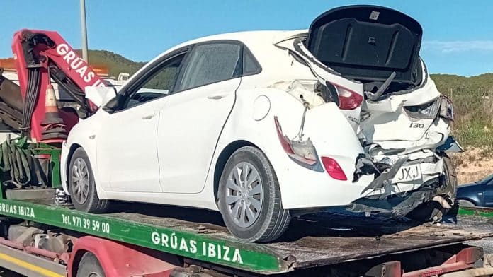 8a8c8c93-e7b4-4284-8d38-a5e6e8b868ba_16-9-discover-aspect-ratio_default_0.jpg Multiple accident between three cars on the Ibiza-Sant Antoni highway