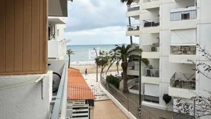 CHEAP APARTMENTS IBIZA | Opportunity in Ibiza: A two bedroom apartment for less than 300.000 euros in ses Figueretes