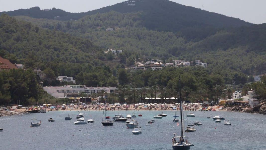 ACCIDENTS AT WORK IBIZA | Worker crushed by a transformer in Ibiza seriously injured