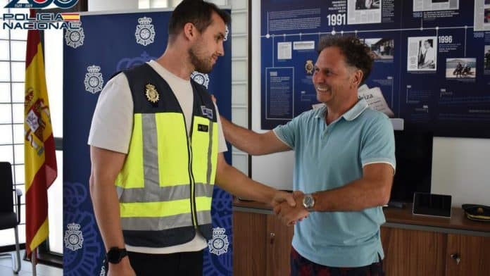 Ibiza Police hand over a 42,000 euro watch to its owner after it was stolen