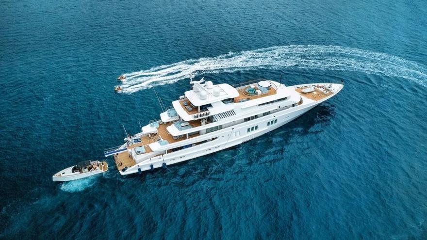LUXURY YACHT IBIZA | This is the luxury yacht for rent in Ibiza at 650,000 euros per week, famous for the theft of a Picasso painting