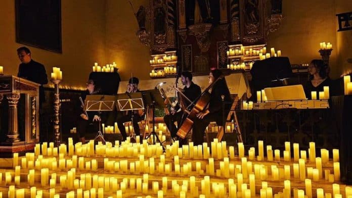 Concert by the light of a thousand candles in sa Punta des Moli