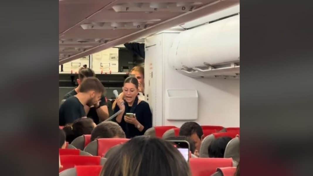 DELAY FLIGHT MADRID IBIZA TIKTOK