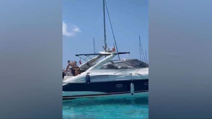 The skipper of a charter yacht is assaulted in s’Espalmador and upon arrival at the port of Ibiza