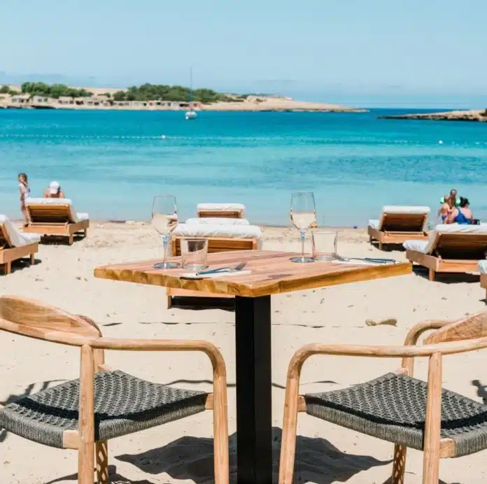 The best two gastronomic proposals to discover Port d’es Torrent, an unknown beach in Ibiza
