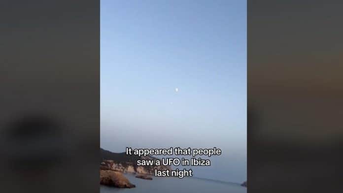 UFO IN IBIZA | The viral video of an alleged UFO next to es Vedrà