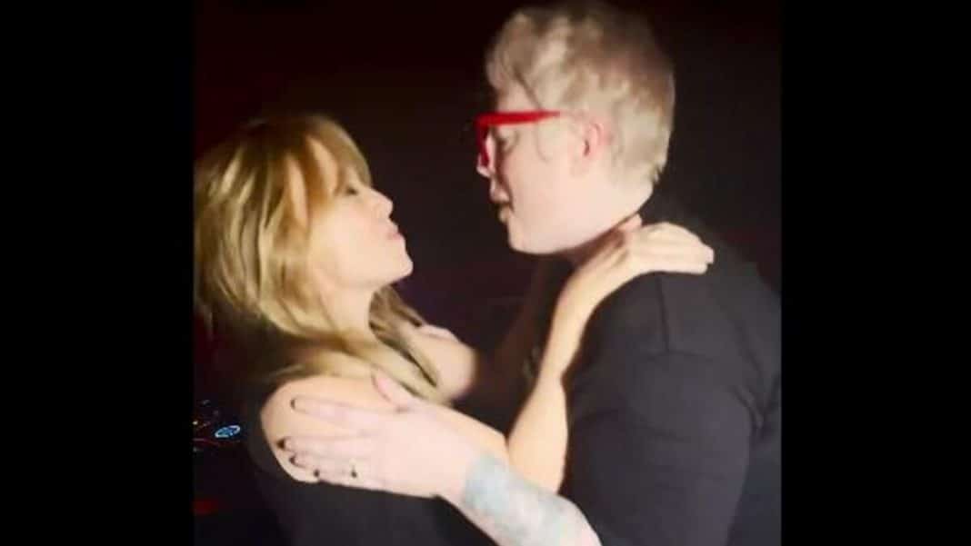 FAMOUSES IN IBIZA | Singer Kylie Minogue, unbridled in Ibiza