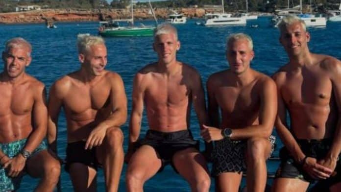 FAMOSOS IN IBIZA | Soccer player Dani Olmo enjoys Ibiza with his team of ‘clones’