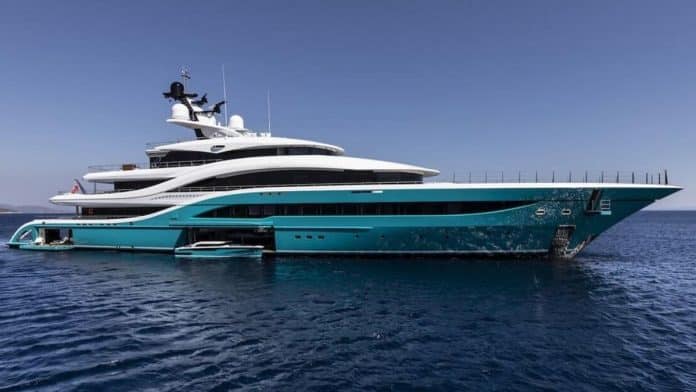 b4dc1ed2-ac75-4243-9115-e19e43c37f11_16-9-discover-aspect-ratio_default_0.jpg YACHTS IN IBIZA | Luxury yacht of a multimillionaire owner of a well-known beverage company docks in Ibiza