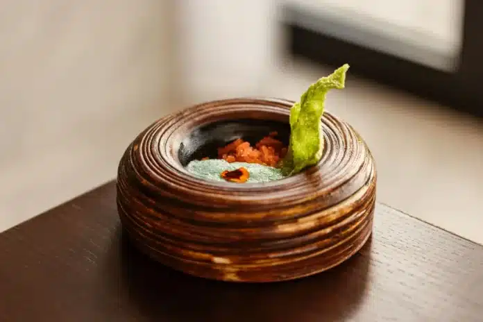 This is Etxeko Ibiza, the place where to enjoy a dine by the light of a Michelin Star and a Repsol Sol