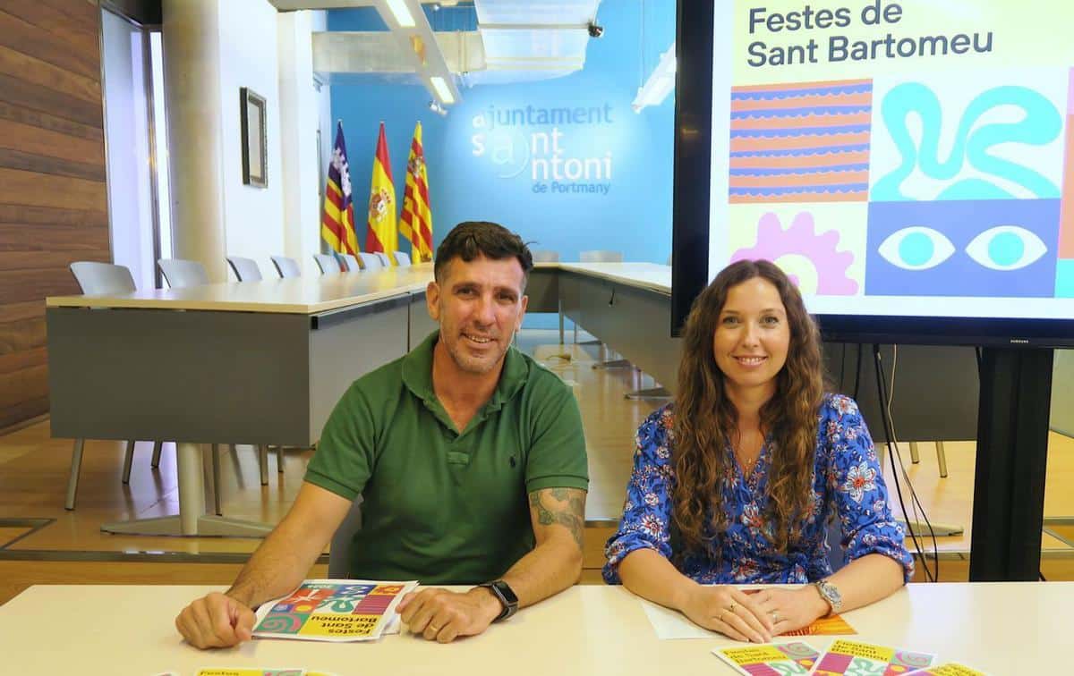 The councilman of Fiestas, Miguel Tur, and the councilwoman of Culture, Eva Prats, at yesterday's press conference. | ASA
