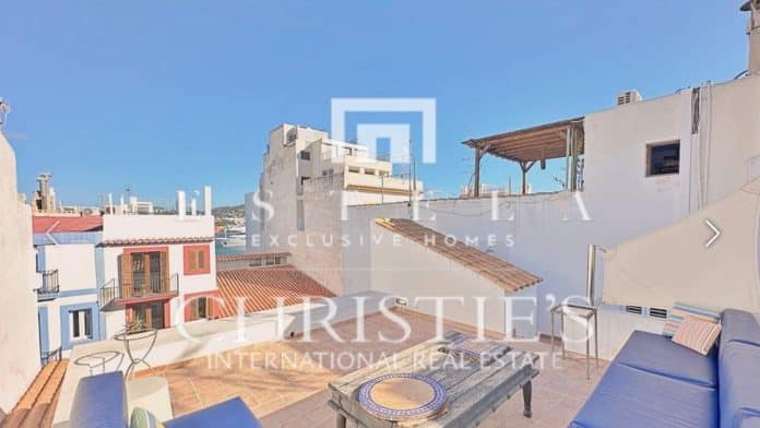 Opportunity to buy a whole building in Ibiza