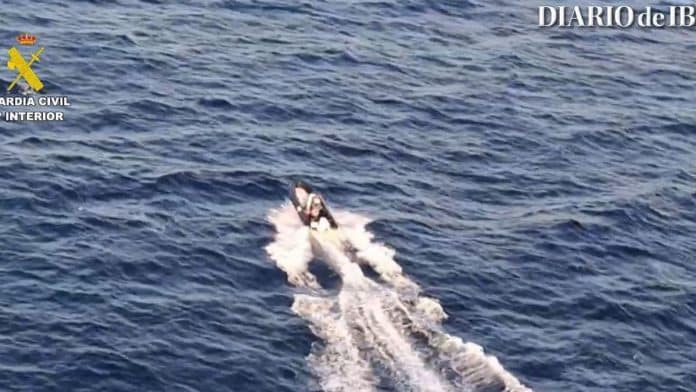 6c233c8f-a53d-4a29-9466-79e2df2ce1c7_16-9-discover-aspect-ratio_default_0.jpg Narco-boat intercepted with 200 kilos of hashish in Ibiza waters